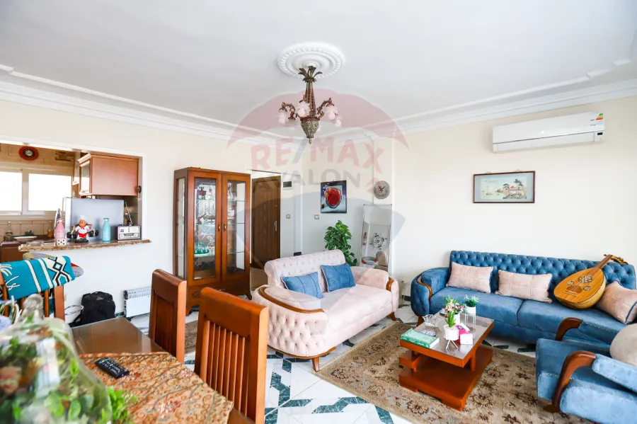 شالية للبيع 135 م  المعمورة الشاطئ (خطوات من البحر)