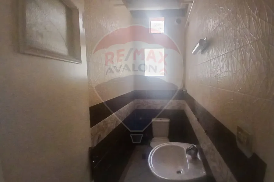 شقة للبيع 170 م لوران (خطوات من ش الاقبال)