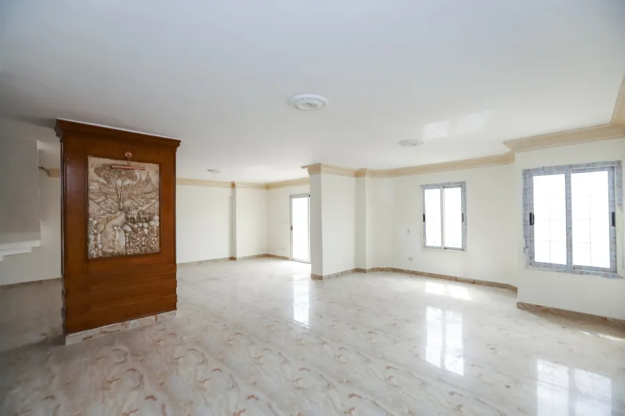 شقة دوبلكس للبيع 425 م لوران ( متفرع من ش الأقبال )