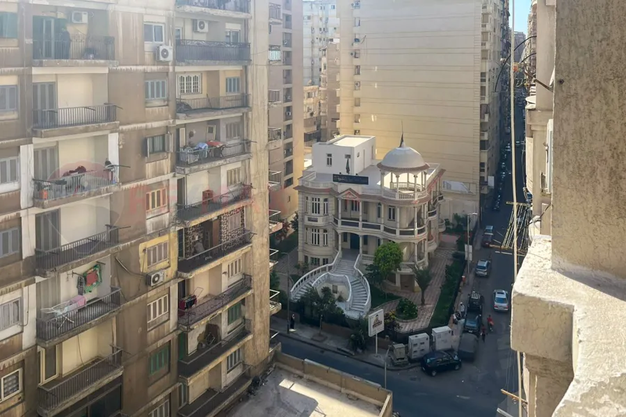 شقة للإيجار 175 م لوران (ش أبو قير)