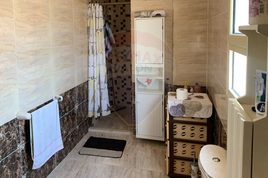 Registered villa with blue contract for sale 1,008 m king Mariout (El-Kafoury Main road)