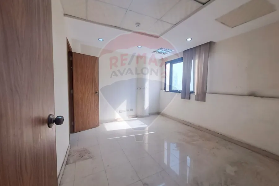 Administrative unit for Rent 285 m Al-Mansheya (Oraby Square - brand building)