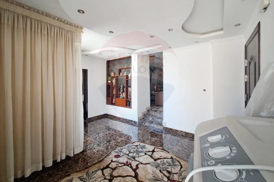 شقة للبيع 200 م سموحة (ش 302)