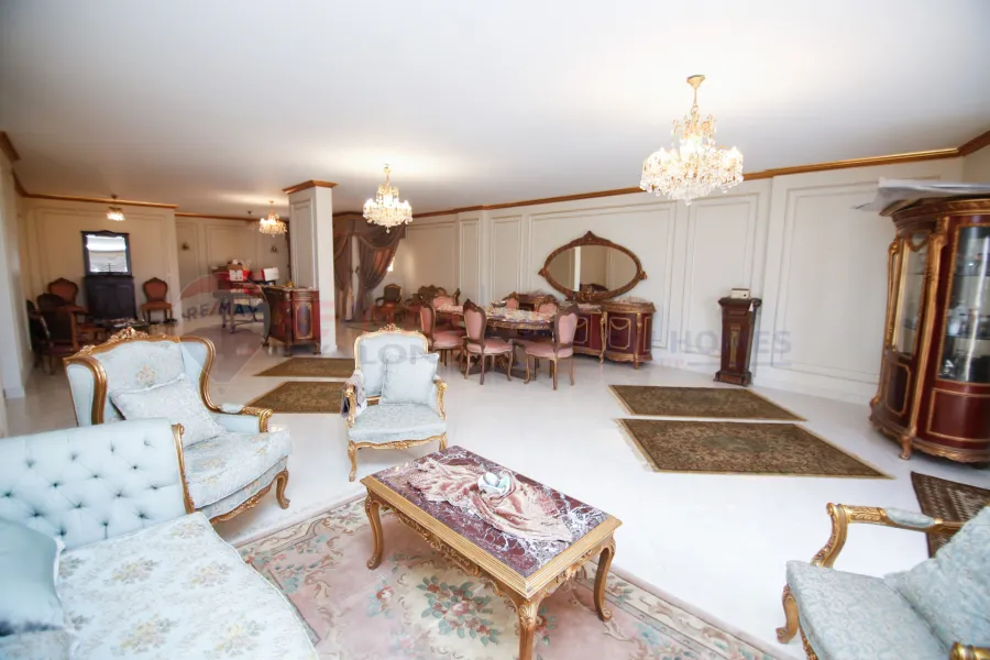 شقة للبيع 450 م سموحة ( ش مصطفى كامل )