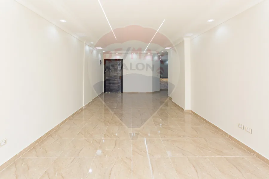 شقة للبيع 180 م سموحة (ش زكى رجب)