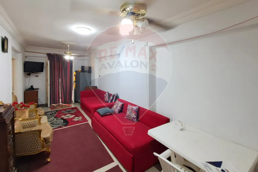 شقة للإيجار المفروش 90 م السرايا (خطوات من البحر)