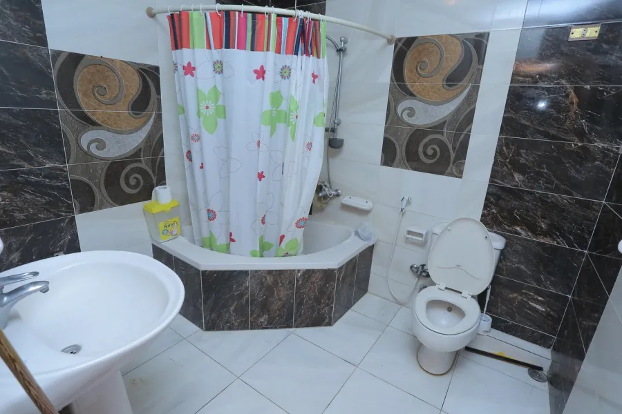 Apartment for sale 180 Kafr Abdo (Sanit Gainy St.)