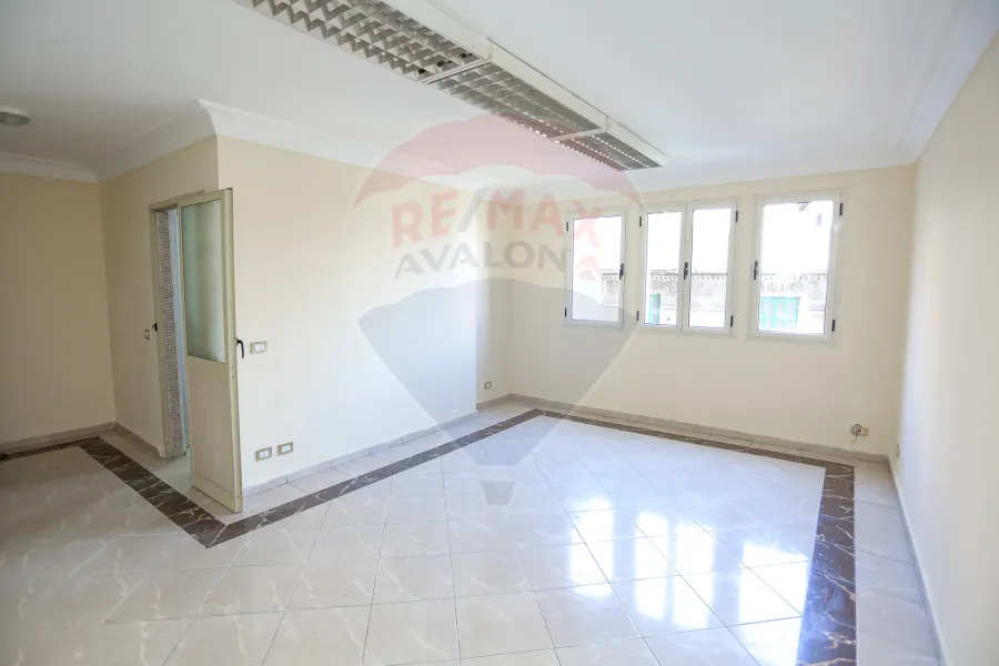 Administrative apartment for rent 105 m Sporting (on the tram)