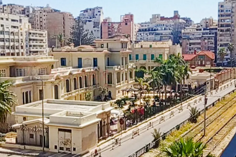 شقة للبيع 215 م زيزينيا (امام قصر المجوهرات)