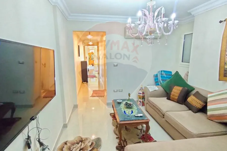 شقة للبيع 215 م سموحة (ش النقل و الهندسة)