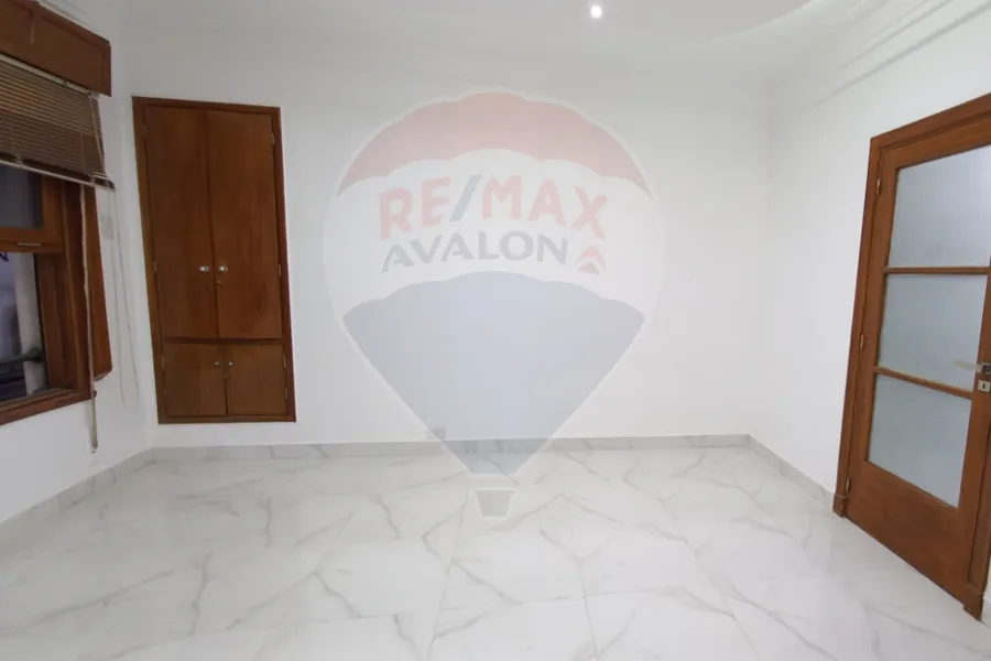 Administrative apartment for rent 100 m Raml Station (Talaat Harb St.)