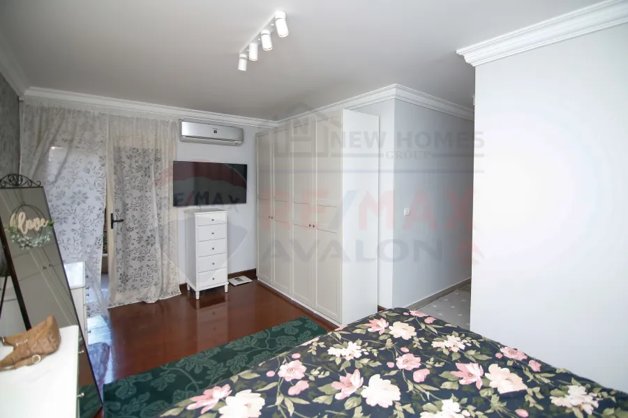 شقة للبيع 210 م كفر عبده ( بالقرب من ميدان سانت جيني - عمارة براند )