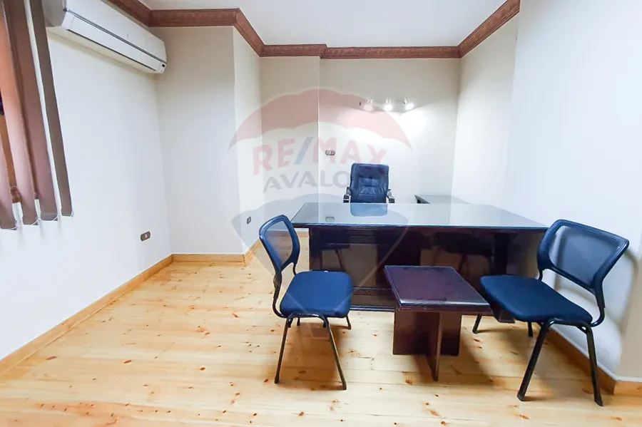 مكتب مفروش و مجهز بالكامل للإيجار 150م الحي اللاتيني (الفراعنة)