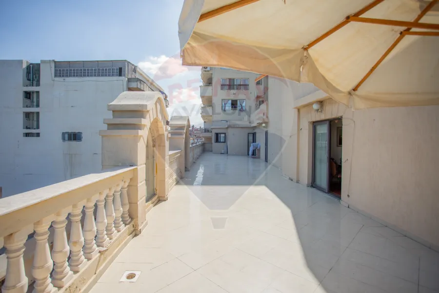 بنتهاوس للبيع 400 م  السرايا (على البحر مباشرة)