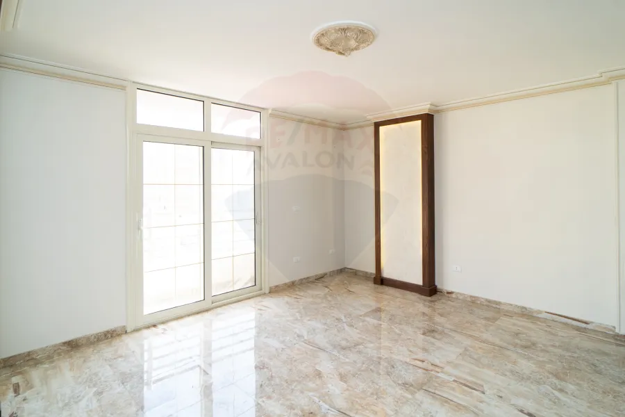 شقة للايجار 235 م سبورتنج (ش ابو قير)