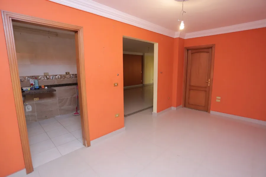Apartment for sale 180 Kafr Abdo (Sanit Gainy St.)