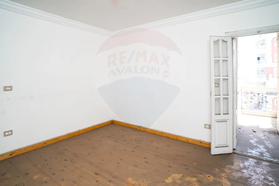 شقة للبيع 200 م الابراهيمية (شارع أبو قير مباشرة)