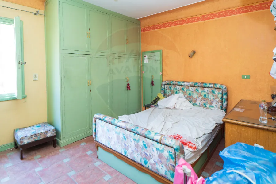 Apartment for sale 200 m Gleem (Adly Yakan St. - next to Faculty of Fine Arts)