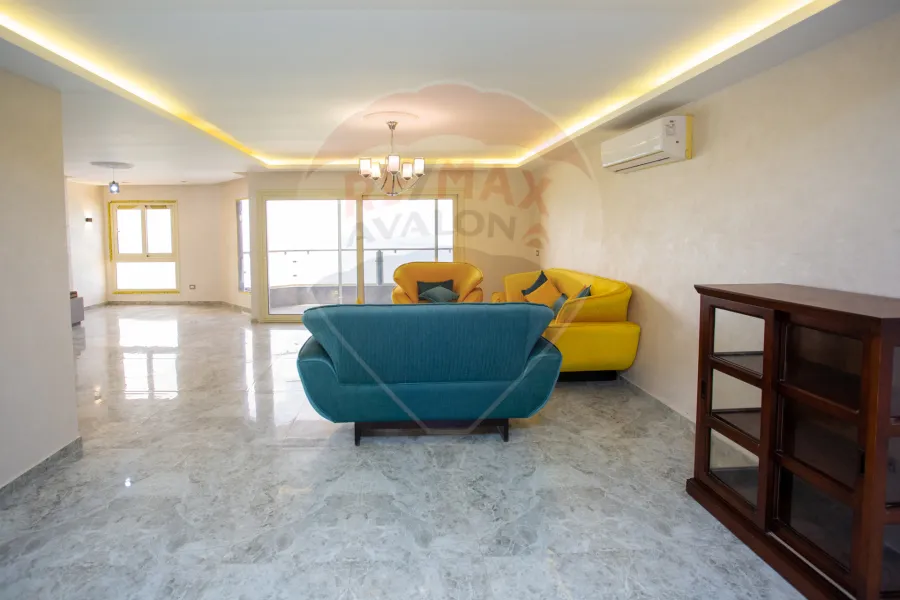 Apartment For Sale 330 m Camp Chezar (directly on the sea)