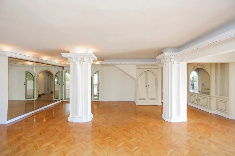 Apartment for sale 300m Mostafa Kamel(Tram St.)