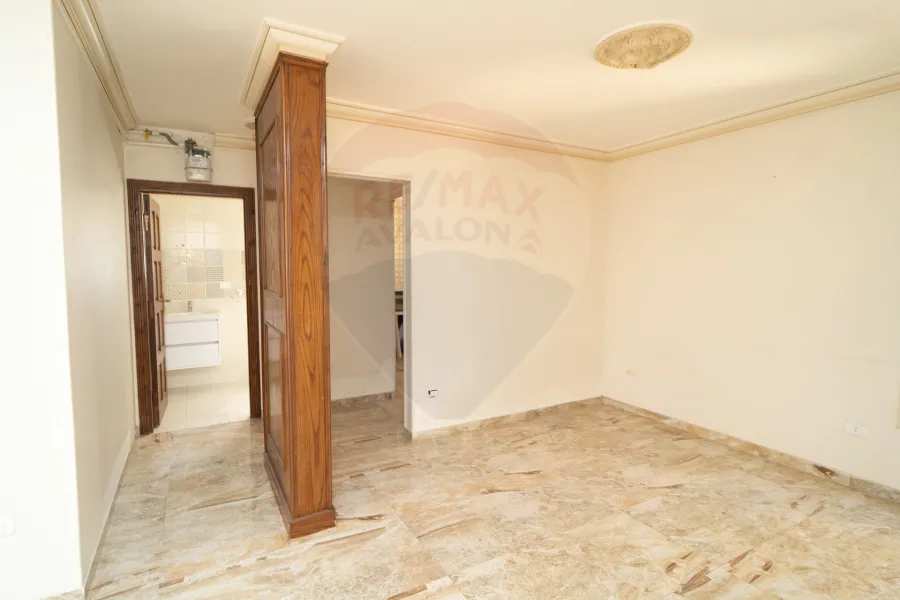 شقة للايجار 235 م سبورتنج (ش ابو قير)