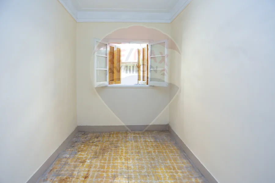 Apartment for sale 100 m Sidi Bishr (side of Gamal Abdel Nasser Street)