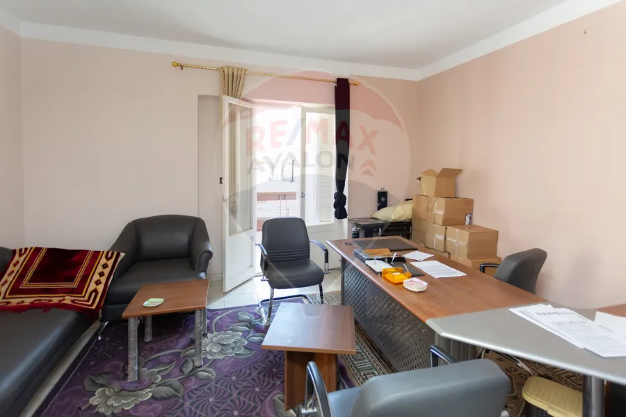 شقة للبيع 300 م سموحة (ش الطيار محمود شكري)