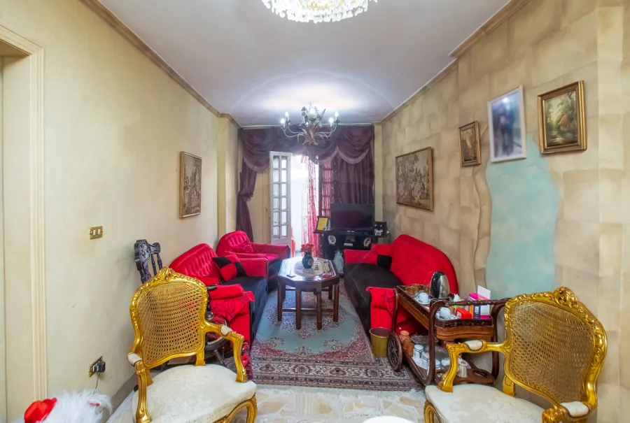 شقة للبيع 105م رشدي (ش احمد شوقي)