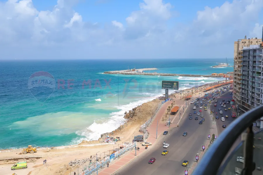 Apartment for sale 600 m San Stefano (Al-Nahhas Building - directly on the sea)