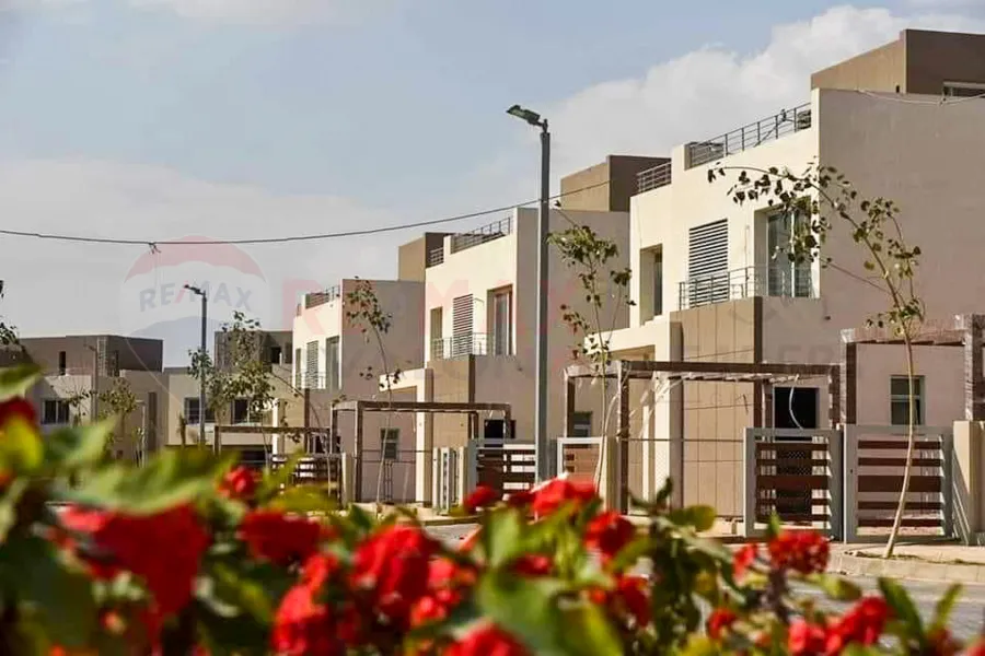 فيلا توين هاوس للبيع 256 م (بالم هيلز الأسكندرية)