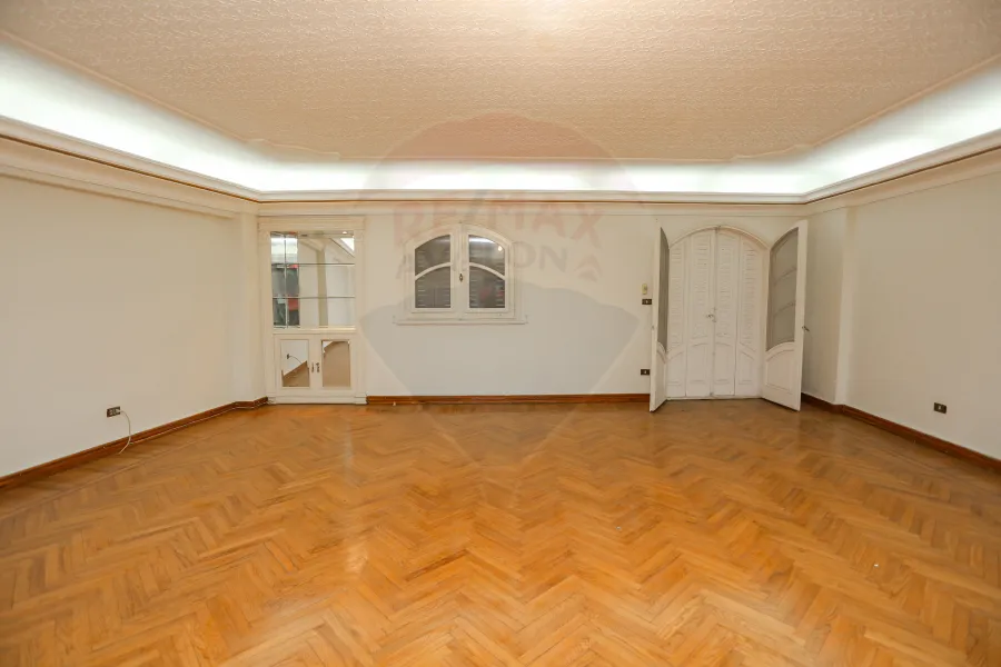 شقة للبيع 235 م وابور المياة (ش المخابرات)