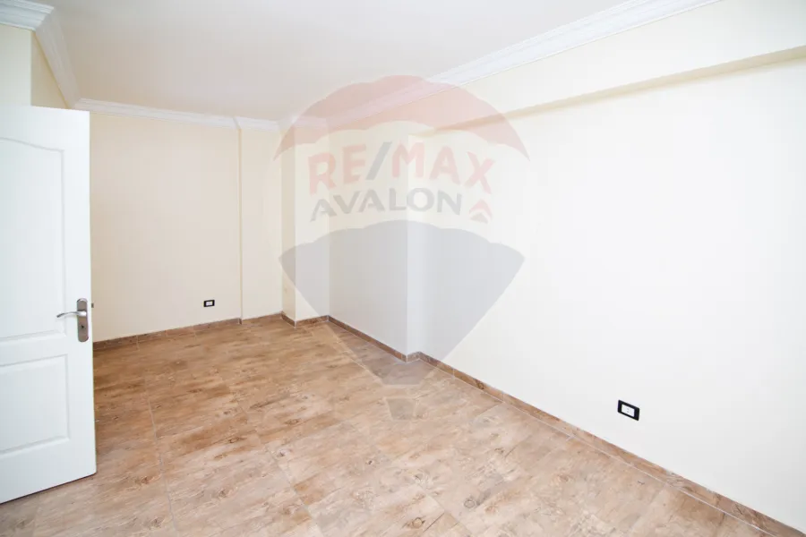 Administrative unit for rent 130 m Moustafa Kamel (directly on the tram)
