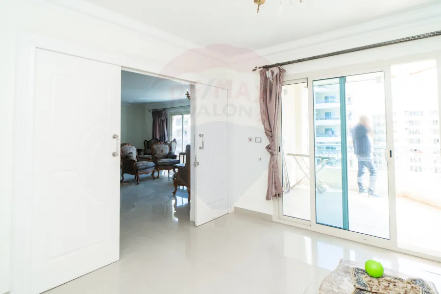 شقة للبيع 263 م سموحة (كومباوند انطونيادس)