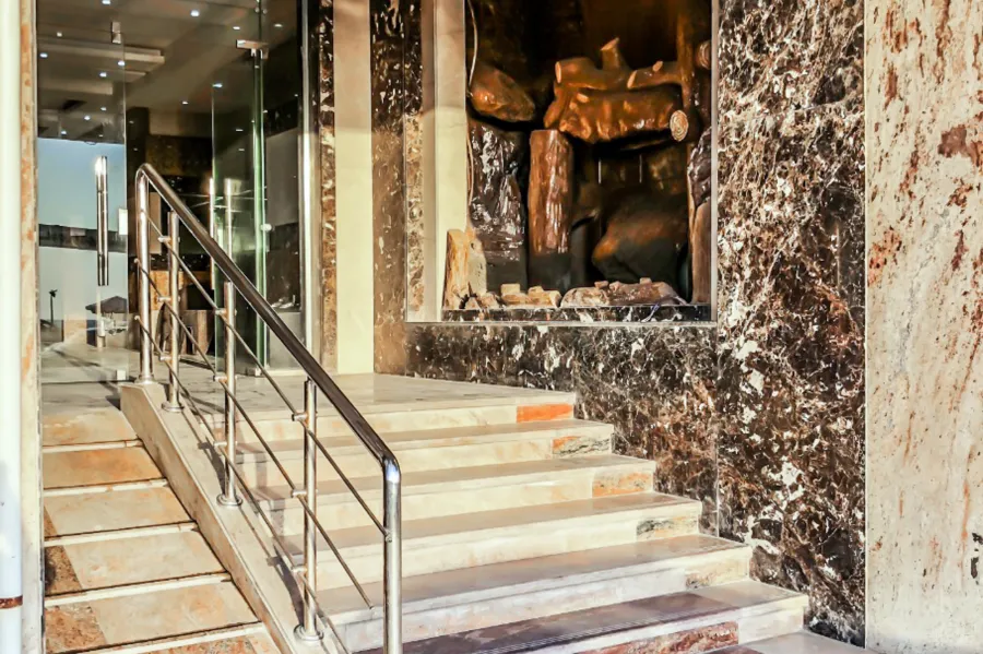 شقة  للايجار مفروش 120م سابا باشا (بانوراما رائعة على البحر مباشرة)