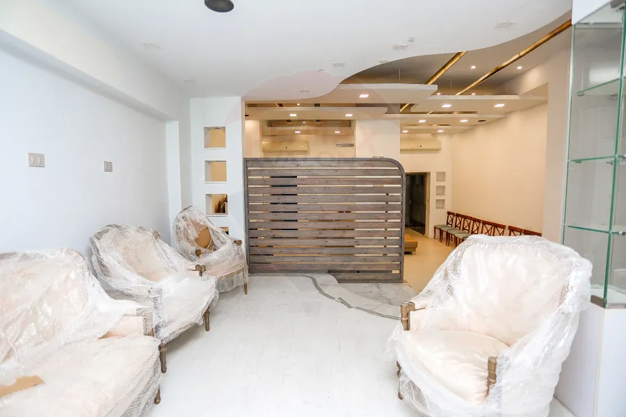 محل للإيجار130 م كفر عبده (ش الإسماعيلية)