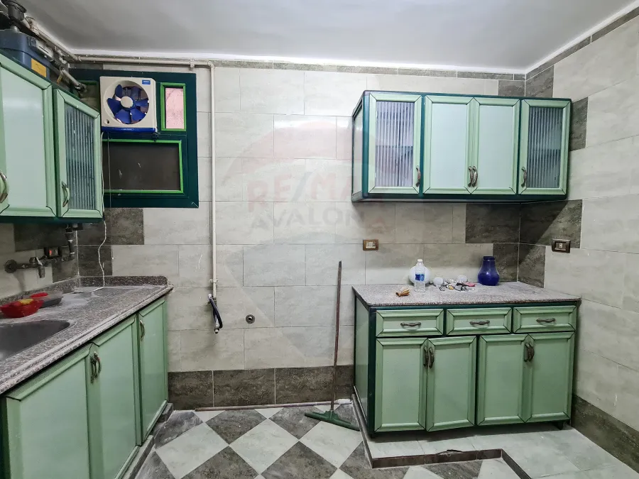 شقة للبيع 145 م العصافرة بحرى (خطوات من ش جمال عبد الناصر)