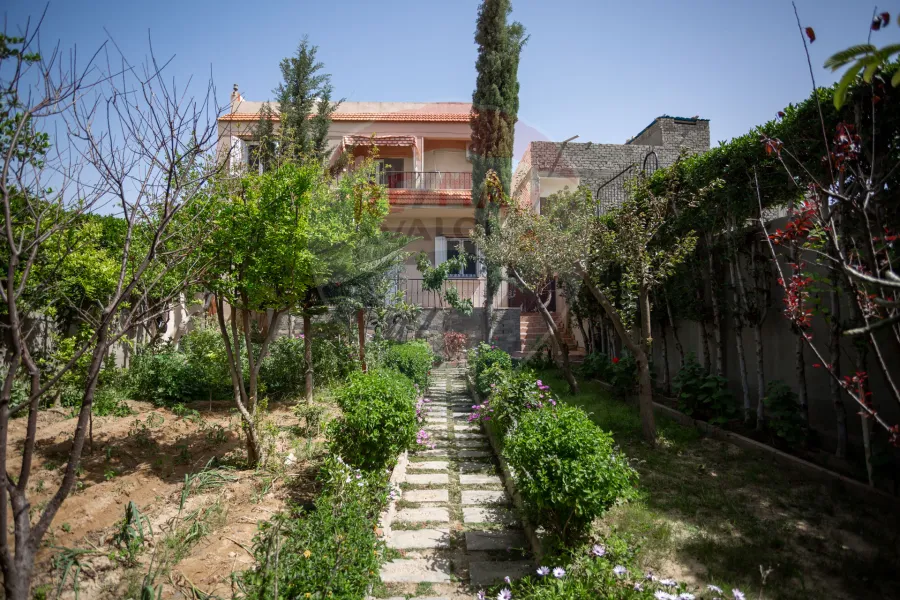 Villa for sale 470 m King mariout (behind Hilton King's Ranch Hotel)