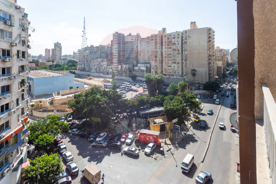 شقة للبيع 131 م زيزينيا (ش أبوقير)