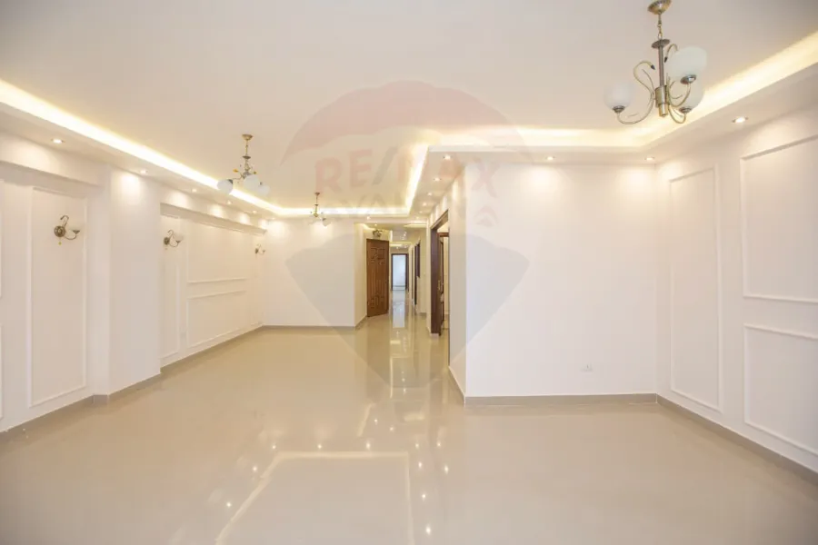 شقة للايجار 220 م كفر عبده (ش سانت جينى)