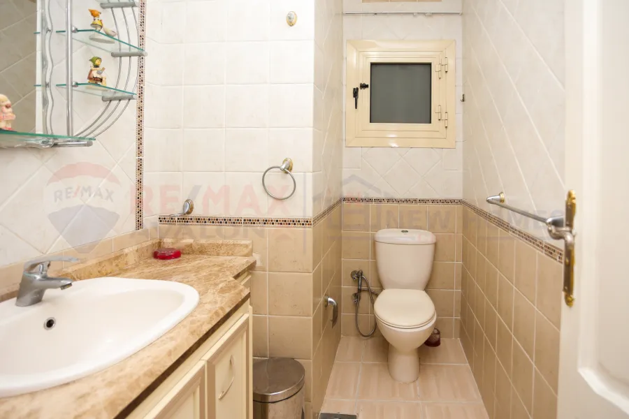 شقة للبيع 215 م كفر عبده (ش ابراهيم راجي)