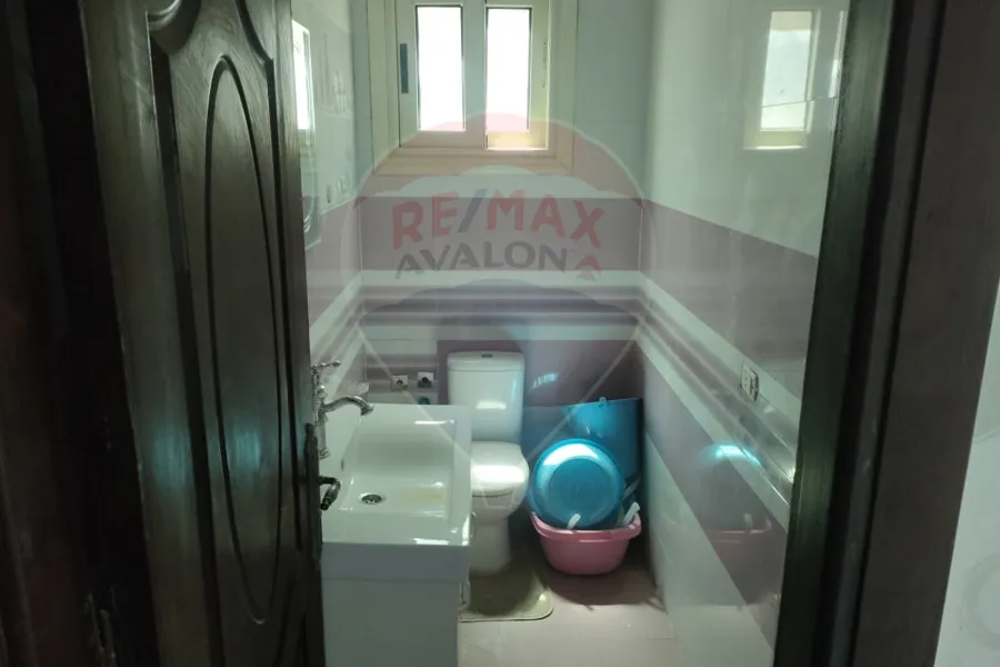 شقه للبيع 330 م الابراهيمية (تاني نمرة من البحر)