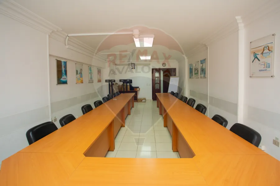 شقة إداري للبيع 175 م سموحة (المربع الذهبي)