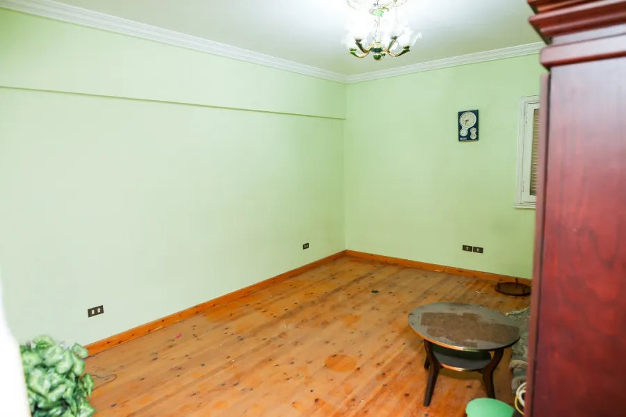 شقة للبيع 230م لوران (ش الأقبال)