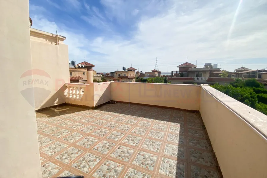 Villa for sale 874 m King Mariout (Al-Arouba compound)