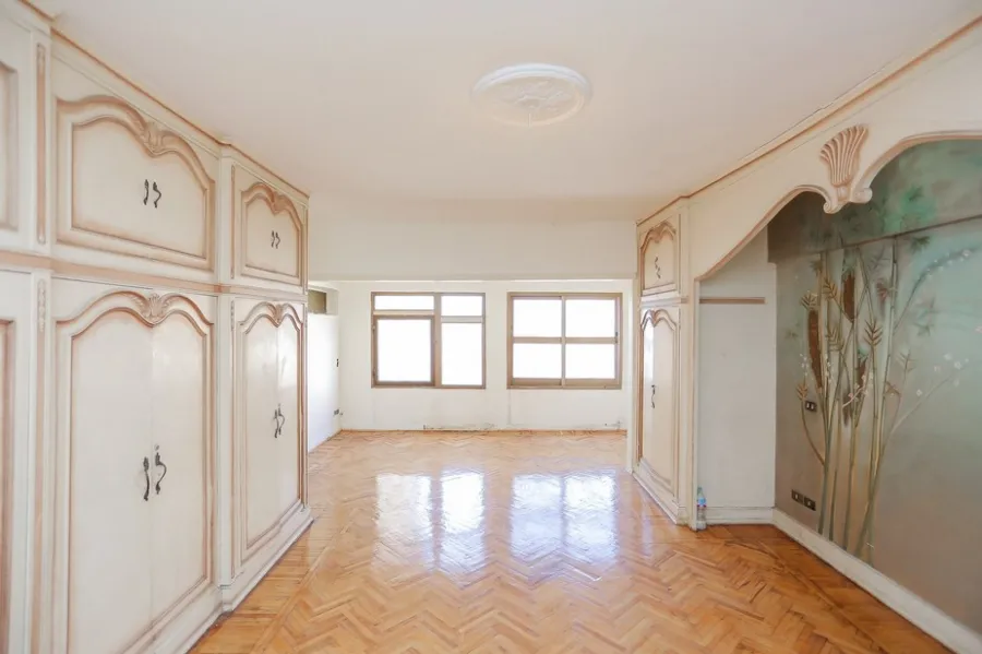 Apartment for sale 300m Mostafa Kamel(Tram St.)