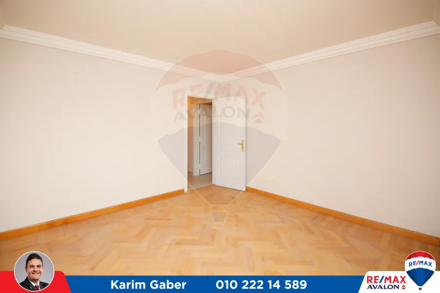 شقة للبيع 270م سموحة (منطقة الفيلات)