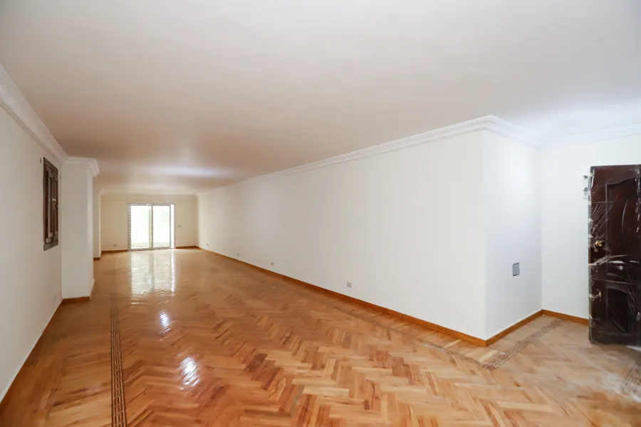 شقة للايجار 235م سموحة (متفرع من إسماعيل سري) - أول سكن