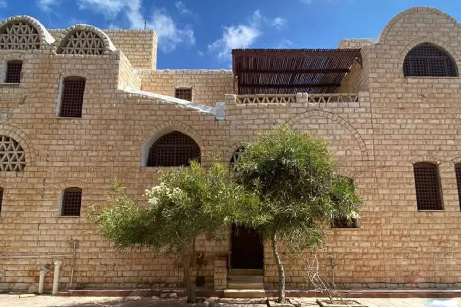 فيلا تاون هاوس للبيع (قرية الصحفيين) 300 م