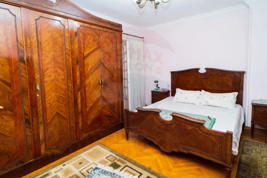 Apartment for Sale 207 m San Stefano (steps from the tram)