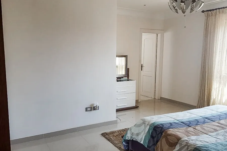 شقة للايجار مفروش 145م كفر عبده ( ش أمير البحار )